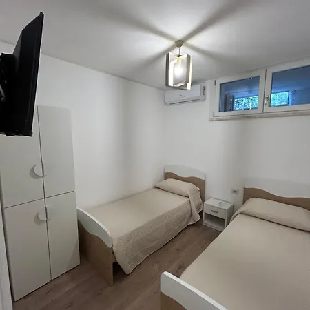 Nura's - Casa Azzurra Seaside Apartment